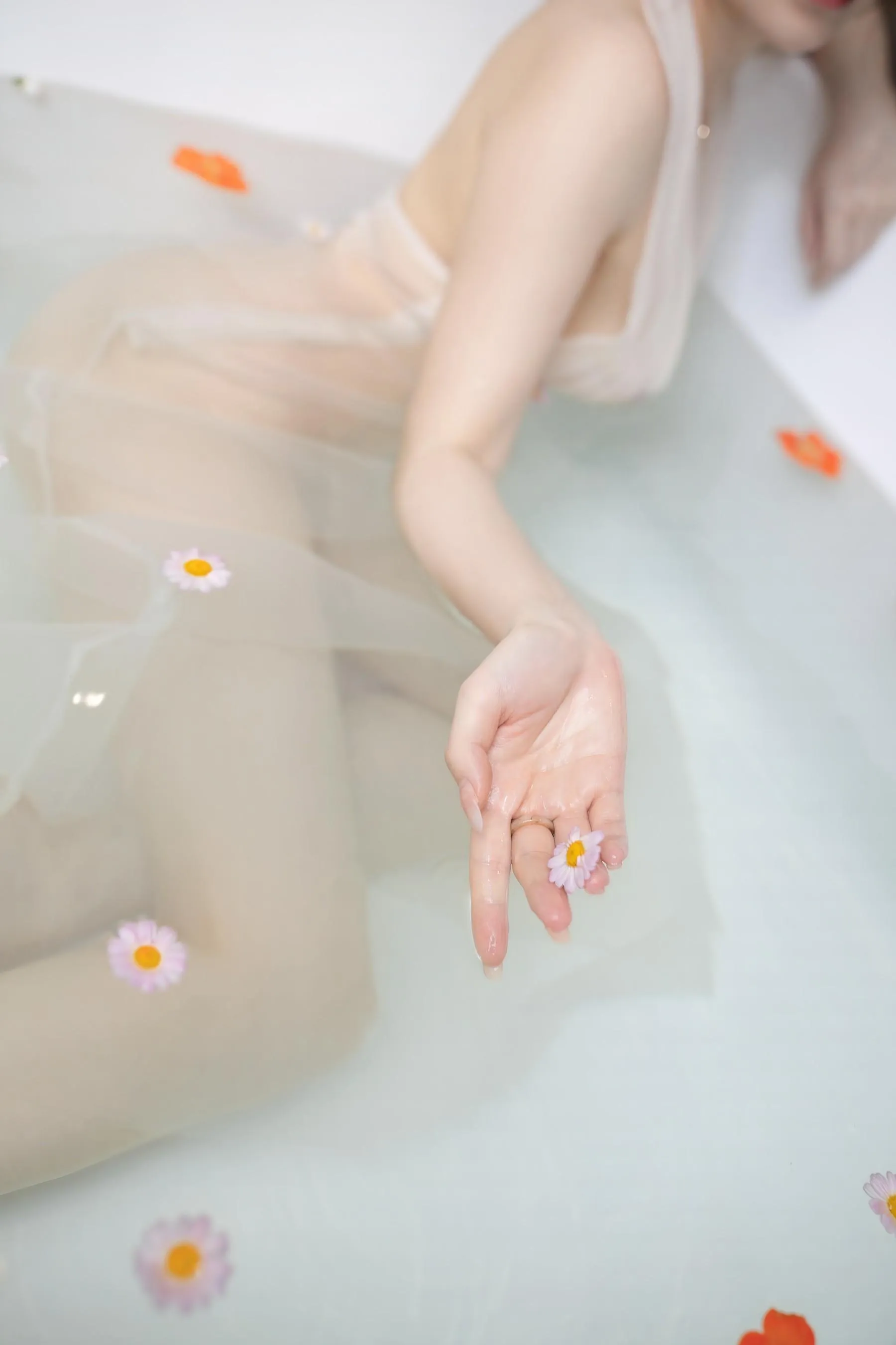NO.0002 秀人名模鱼子酱Fish内部私购未上架《阿芙洛狄忒》写真[23] [49P]插图6
